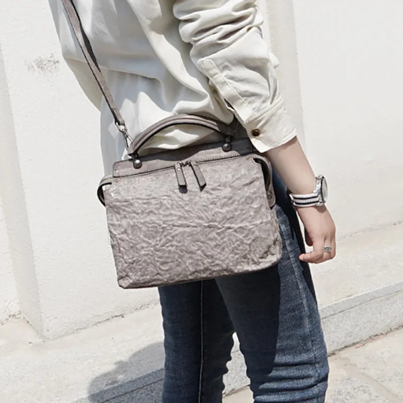 AETOO Leather literature Retro Fold crossbody bag, portable to do old doctor bag, small fresh personality cowhide female bag