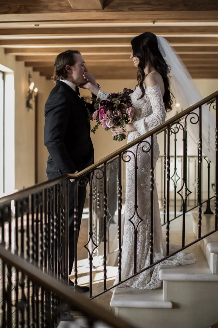 we-cant-decide-which-we-love-more-the-elegant-opulence-or-epic-views-in-this-malibu-rocky-oaks-wedding-katrina-jayne-18-700x1050