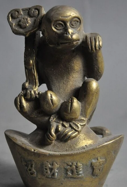 

810++Folk Chinese fengshui Brass Peach Monkey Hold RuYi On YuanBao Statue Animals