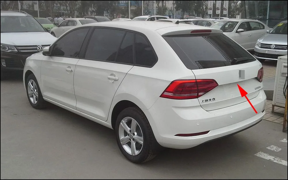 VW Gran Santana hatchback 2015