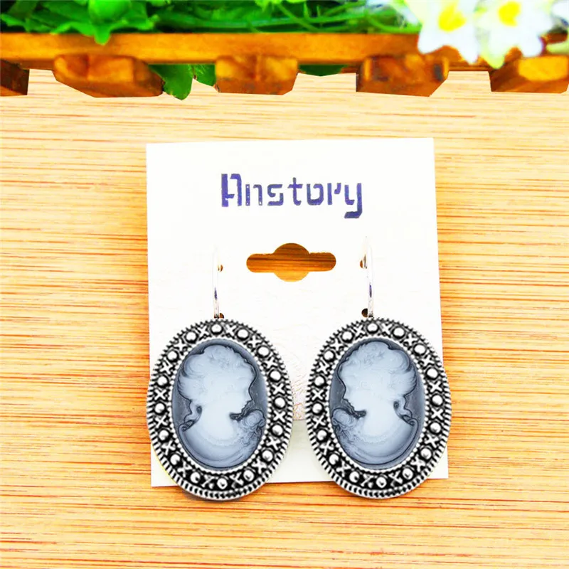 Oval Lady Queen Cameo Jewelry Set Antique Silver Plated Necklace Earrings Bracelet Fashion Jewelry TS419