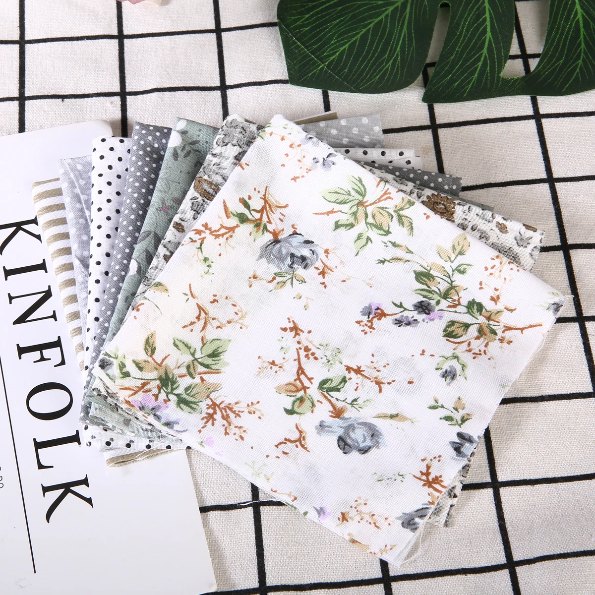 2019 New 7pcs 25x25cm Cotton Fabric Printed Cloth Sewing Quilting Fabrics for Patchwork Needlework DIY Handmade Accessories Gray