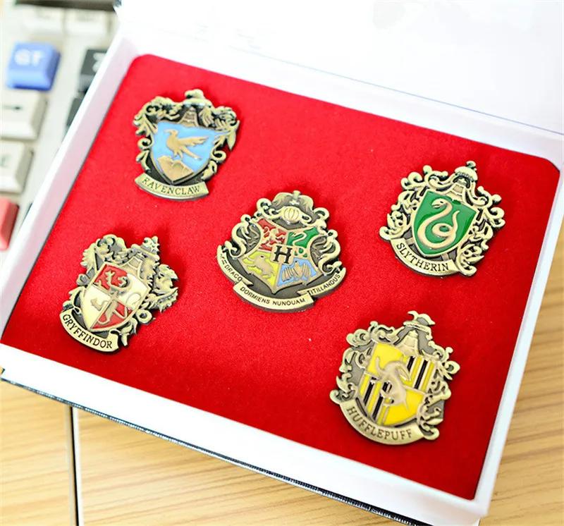 

Harri Potter Cosplay Magical School badgeS Pin Gryffindor Ravenclaw Slytherin Hufflepuff Brooches Action Figure Cosplay Toy 5pcs