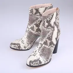 Круглый носок из Искусственной Змеиной кожи ботильоны внутри короткие плюшевые ботинки Теплая женская обувь белый серый на молнии на не