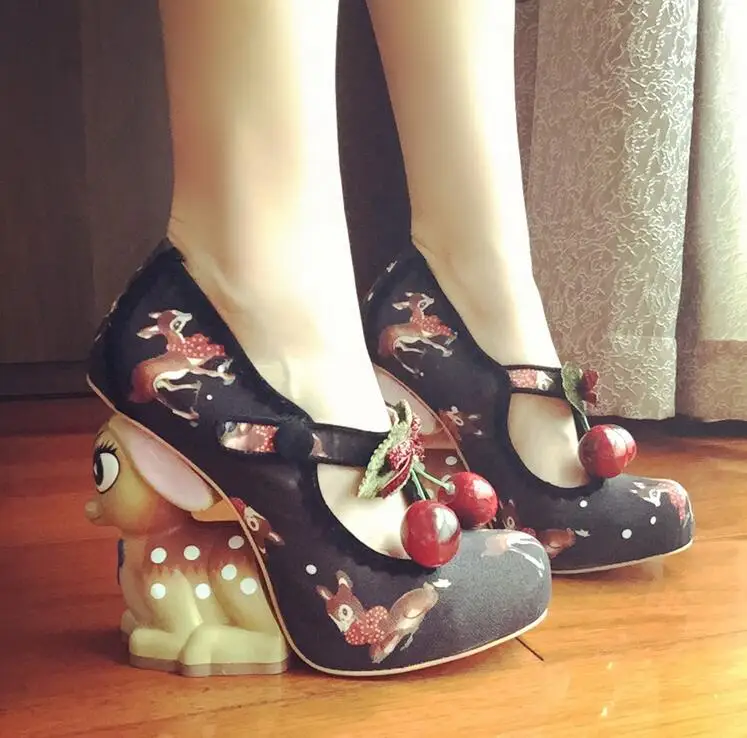 giraffe print pumps