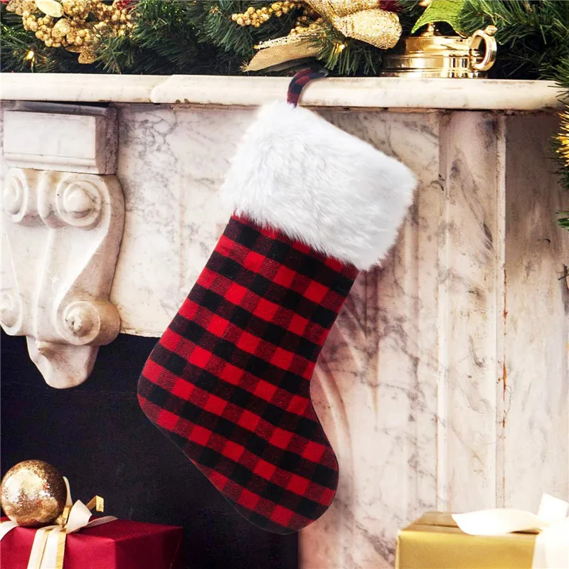 Красный черный плед Рождество снежно-белый искусственный мех манжеты в клетку буйвола Подарочный Рождественский чулок для нового года для праздников и вечеринок украшения