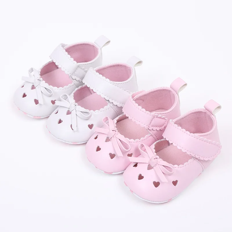 Милые летние туфли Mary Jane из искусственной кожи в форме сердца для маленьких девочек; модельные туфли с мягкой подошвой для малышей
