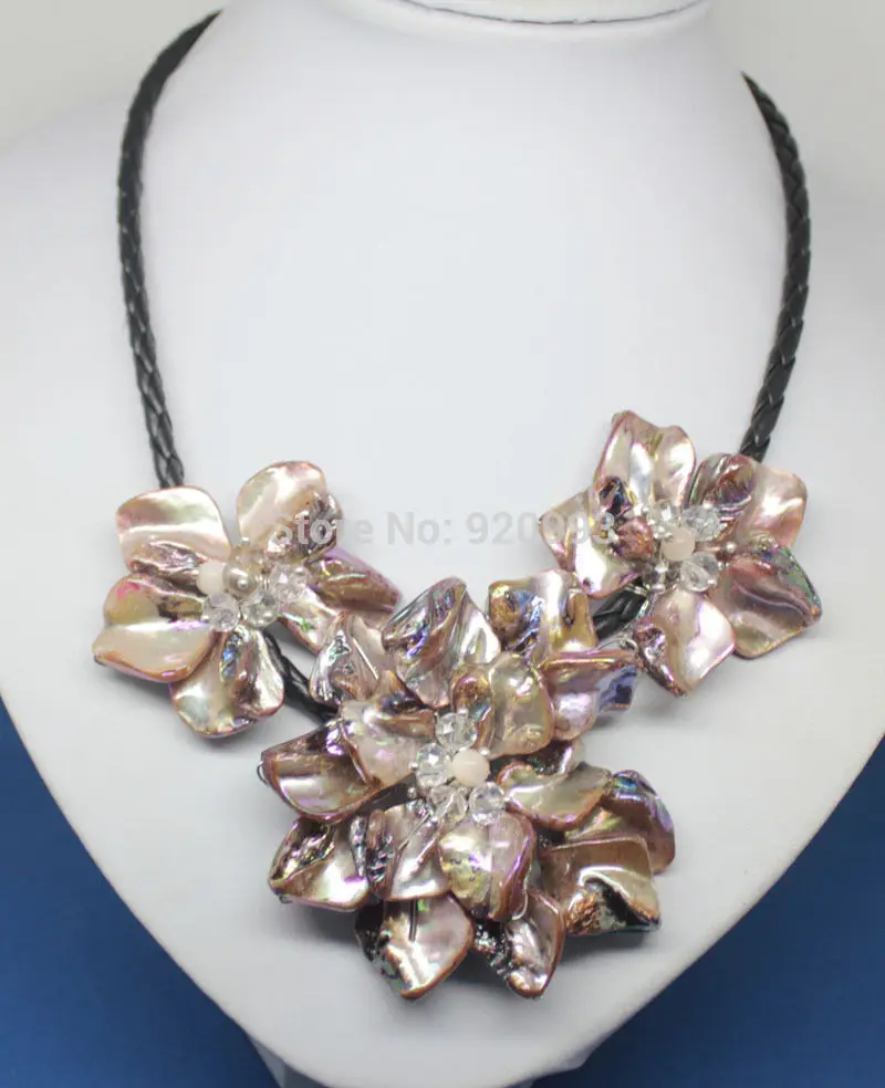 

FREE SHIPPING>>>@@ > Wholesale Free P&P****brown mother of pearl shell flower necklace 18"long Fashion Jewelry gem stone