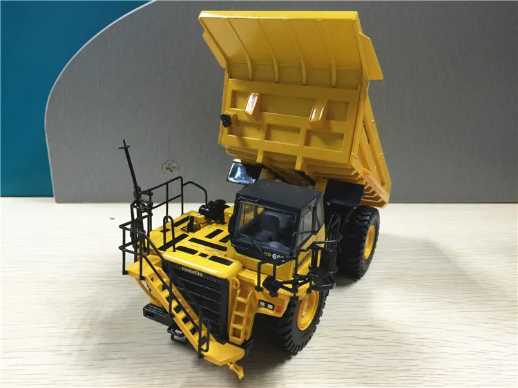 Литая игрушка модель подарок UH8009 1:50 Масштаб Komatsu HD605 внедорожный грузовик строительная техника для украшения, коллекция