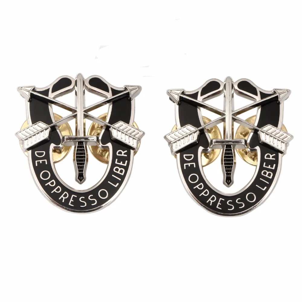 

Pair of US SPECIAL FORCES SF HAT PIN MOTTO METAL BADGE DE OPPRESSO LIBE