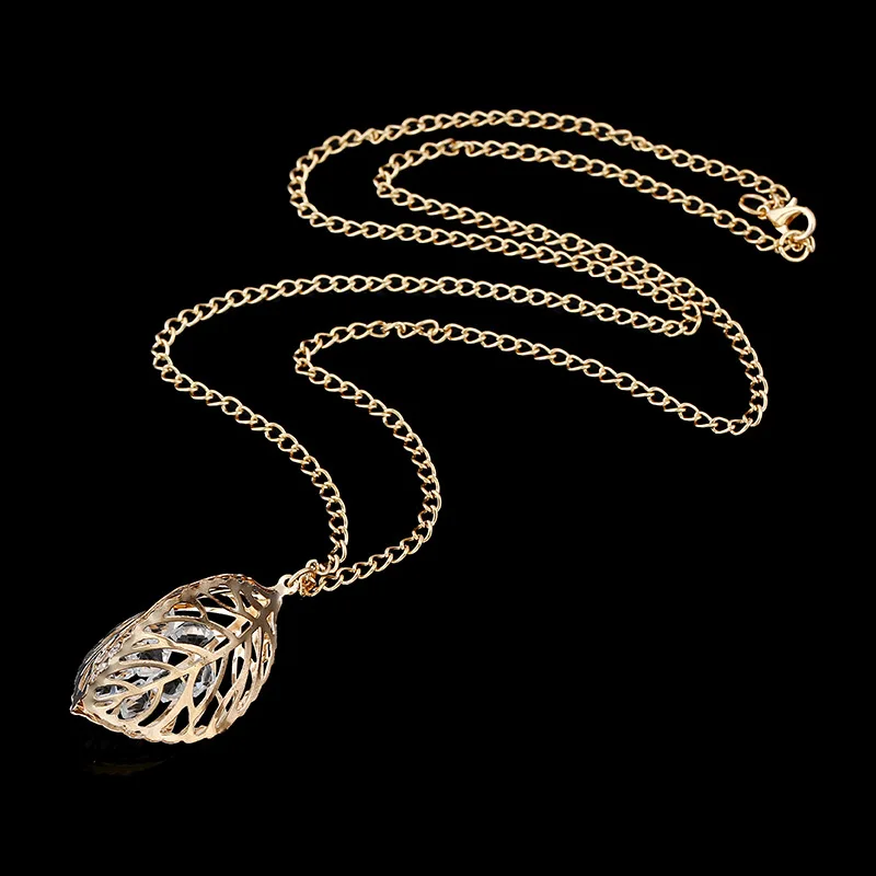 

Hollow Leaf Pendant Crystal Necklaces for Women Mom Gold Three-Dimensional Leaves Statement Charm Chain Necklace Female Jewelry