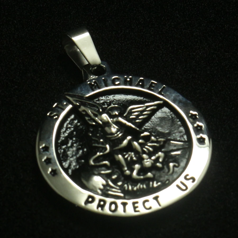 Newest Men Cool 316L Stainless Steel Star SAINT MICHAEL PROTECT US Round Medal Pendant 4