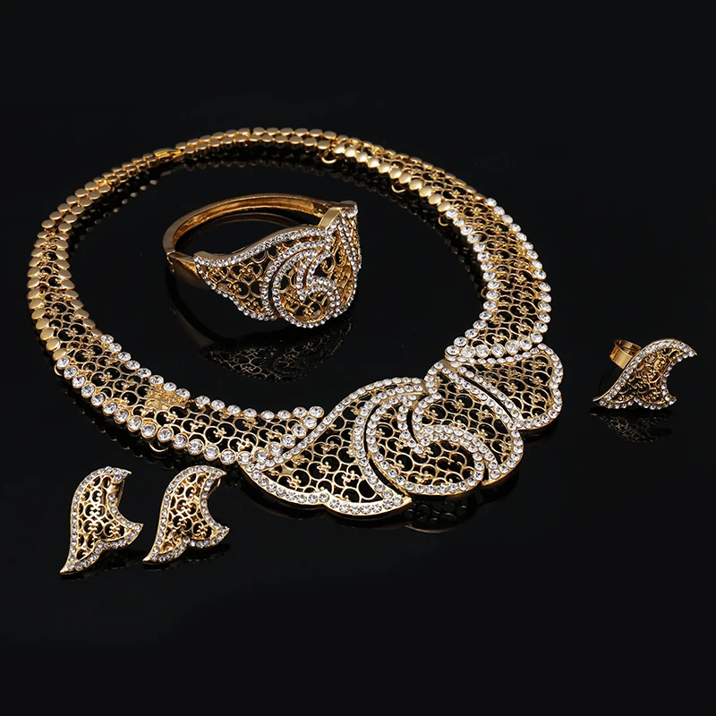 

2017 Latest Luxury Dubai Gold-color Jewelry Sets Fashion Nigerian Wedding African Beads Costume Necklace Bangle Earring Ring