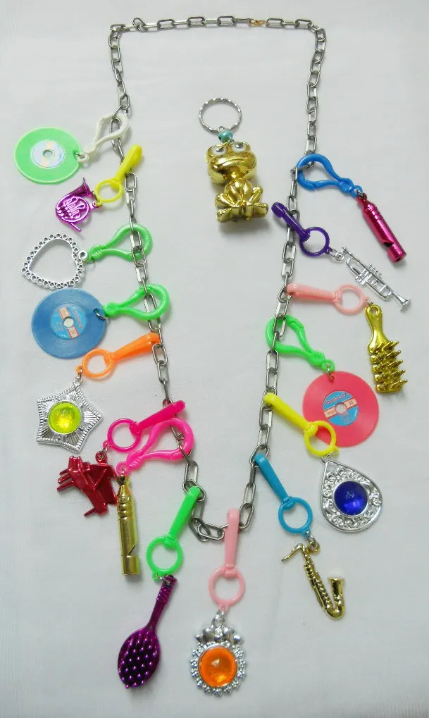 VINTAGE Plastic Charms Necklace 15 Charm 80cm Retro Fashion Jewellery Chip Ain Party Favors