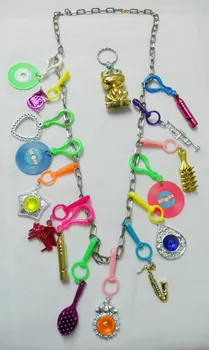 

VINTAGE Plastic Charms Necklace 15 Charm 80cm Retro Fashion Jewellery Chip - A