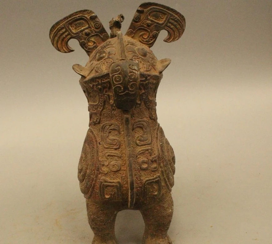 

9" Ancient Chinese Dynasty Palace Bronze Beast Bird Pot Zun Bottle Vase Statue