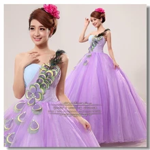 Бальное платье на одно плечо с перьями пышные платья сиреневый