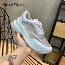 Из натуральной кожи весенние оксфорды обувь для Для женщин на шнуровке светящиеся туфли на плоской подошве для отдыха и путешествий с заклепками Для женщин кроссовки обувь