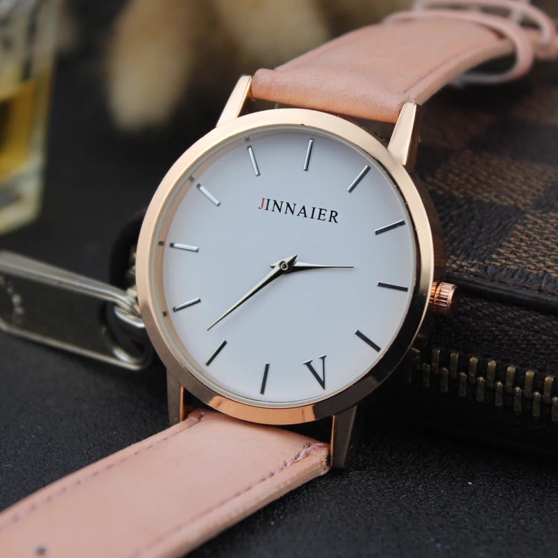 

2019 New Design brand classic wrist watch Fashion Casual Quartz Wristwatch high quality women Fashion watch Relogio Masculino