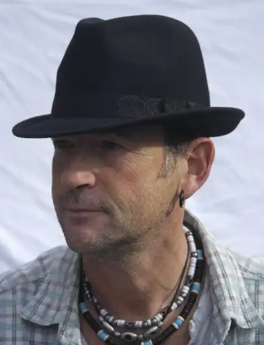 black trilby hat mens
