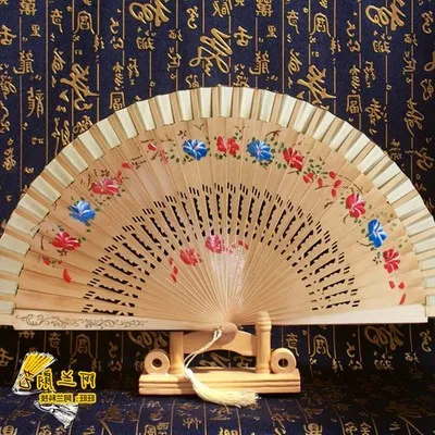 Новые продукты Cheongsam красный Craft Ladies'Folding Fan окрашенный деревянный полый двухсторонний вентилятор страстный испанский танец - Цвет: 6