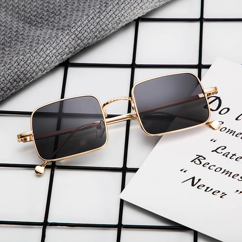 

Luxury Gradient Square Sunglasses Women Men Retro Metal Frame Oversized Sun Glasses Female Eyewear Shades High Quality