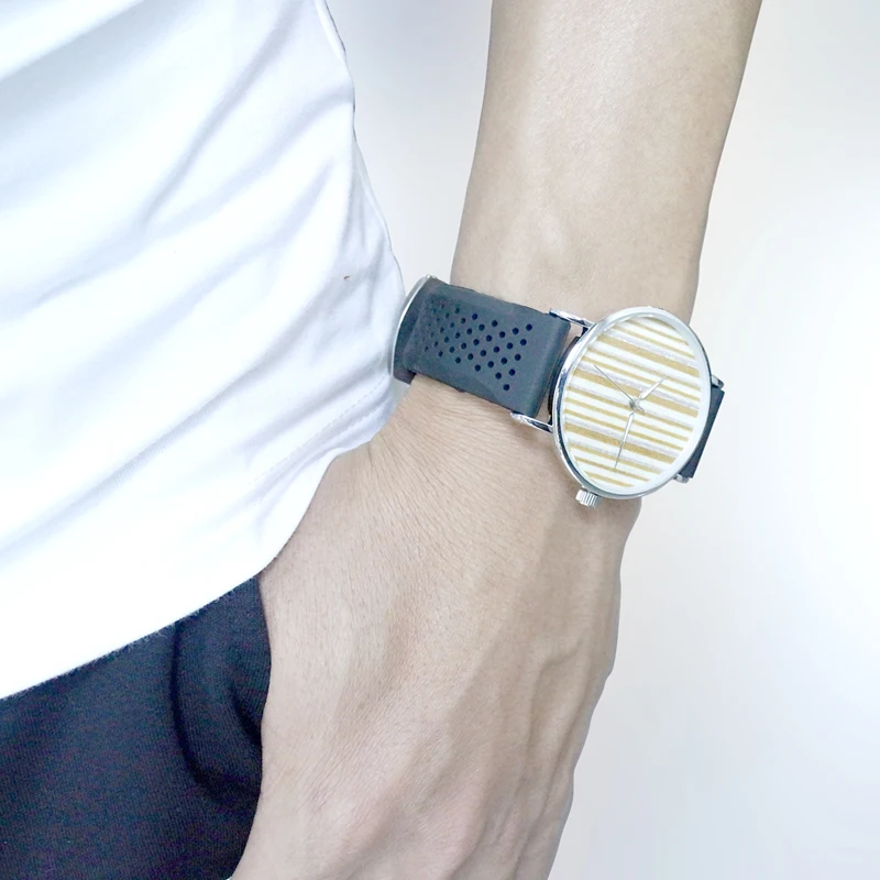 WOOD WATCH (2)