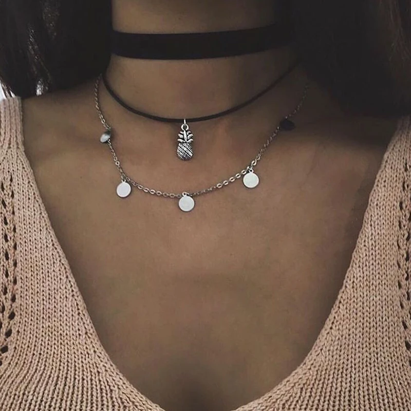 

Punk Multi Layer Wafer Pineapple Silver Pendant Necklace Set Simple Leather Clavicle Chain Ladies Fashion Sweater Accessories