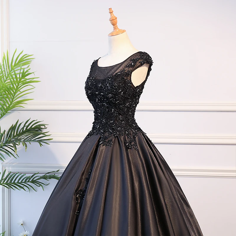 2018-Ball-Gown-Black-Lace-Quinceanera-Dresses-15-Sweet-16-Puffy-Quinceanera-Gown-Prom-Dresses-for (2)