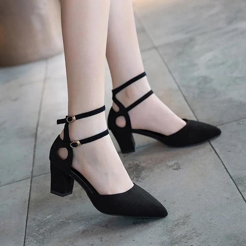 Женские босоножки больших размеров; туфли с ремешком на лодыжке; женские туфли-лодочки на среднем каблуке; модельные туфли; черные пикантные женские туфли; zapatos mujer sandalias 7068 - Цвет: Черный