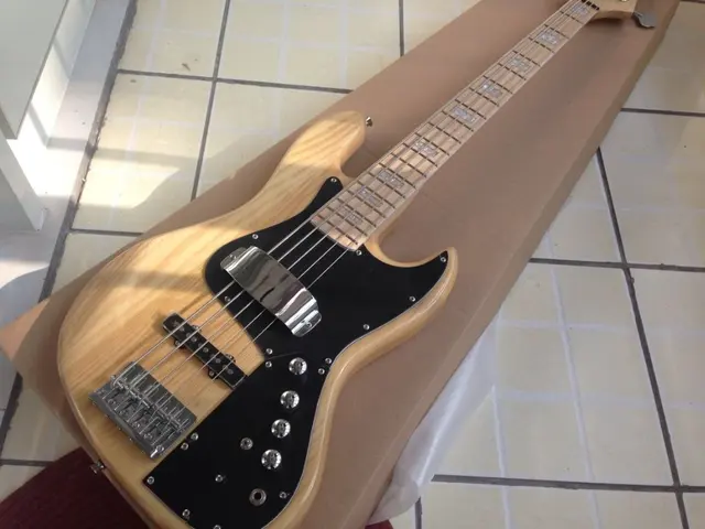 Cheap Free shipping  5 strings JB bass guitar  active pickups /electric bass guitar