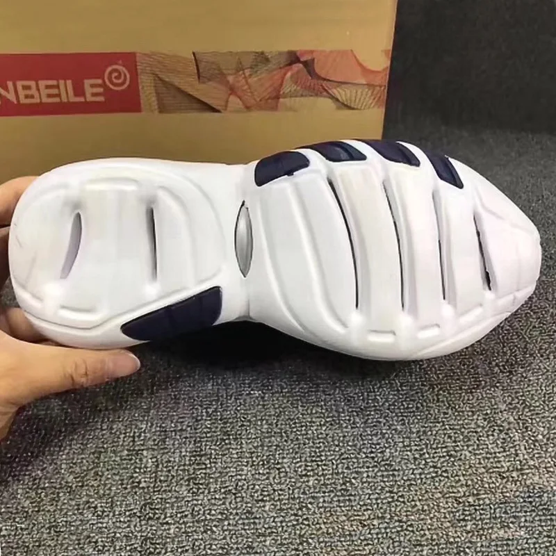 2018 new young students basketball shoes shock absorbing lightweight sports shoes anti slip and wear-resistant men's shoes