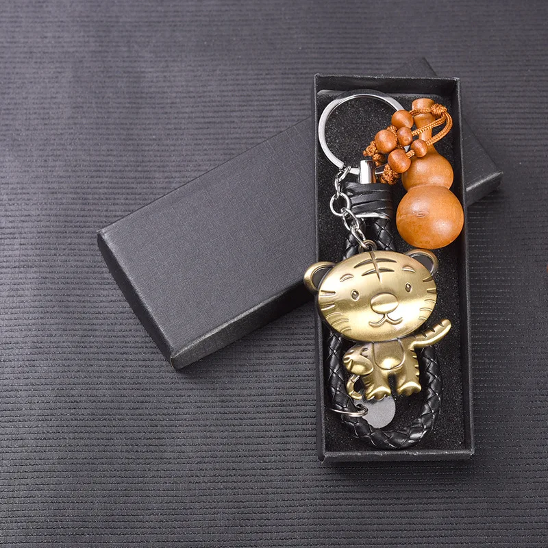 Retro Cute Metal Alloy Zodiac Keychain Cock Horse Monkey Dog,Pig Key Chain Leather Rope Key Ring Auto Bag Charm Pendant Llavero Retro Cute Metal Alloy Zodiac Keychain Cock Horse Monkey Dog,Pig Key Chain Leather Rope Key Ring Auto Bag Charm Pendant Llavero