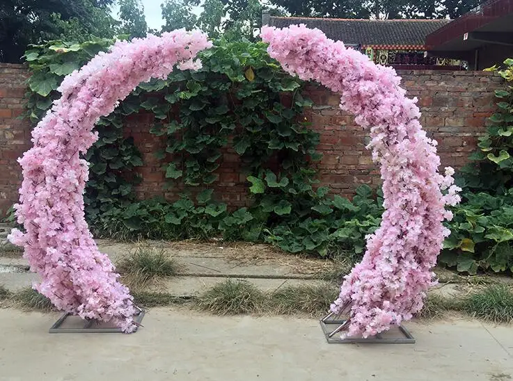 The cherry blossom door. Sakura arch. Wedding wrought iron..016