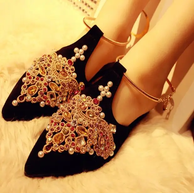 

2018 New Fashion Pointed cowhide Europe Station Flat with Large-scale Cosmopolitan Crystal Diamond Shoes Sandals