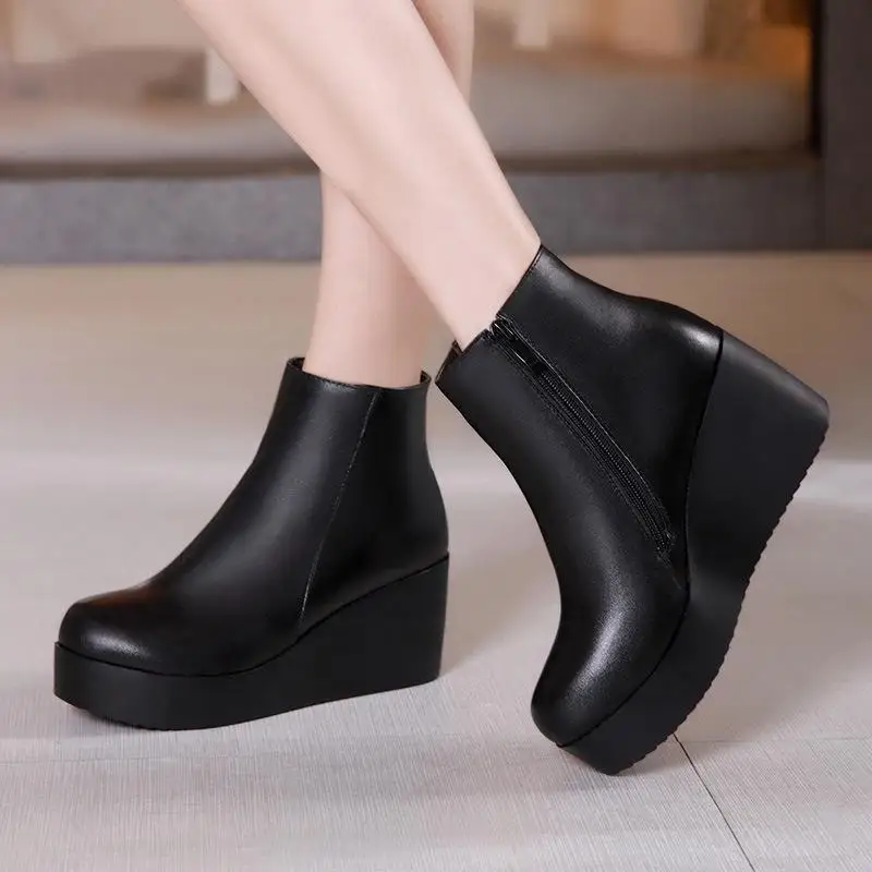 Размер 32-43, зимние женские ботильоны черного цвета с круглым носком на высоком каблуке 7 см Женская обувь на танкетке с толстой подошвой, ботинки на платформе - Цвет: inside leather
