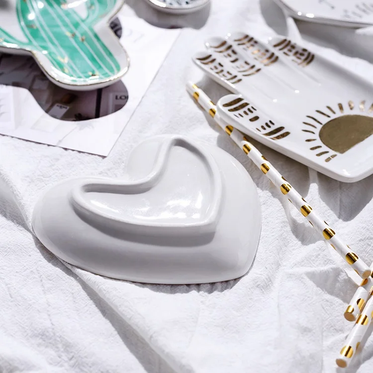 Креативная тарелка с Фламинго в скандинавском стиле, кактус, керамическая тарелка, Домашняя Декоративная Корона, тарелка для еды, ювелирный лоток, кольцо, держатель для браслета, подарок