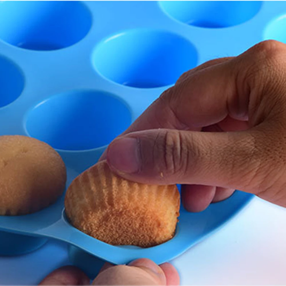 Нужно ли смазывать силиконовую форму для выпечки. Как вырезать сердце из бисквита. Нужно ли смазывать силиконовую форму для выпечки. Нужно ли смазывать силиконовую форму для выпечки. Смазывание форм для выпечки.