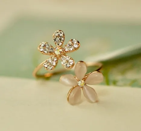 

Opal Double Daisy Flower Adjustable Ring Cute Brand Design Rhinestone Hot Sale Rings For Women Fine Jewelry 2019 New