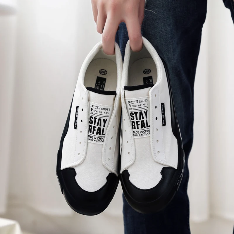 

NEW Brand High quality all Black White Men's leather casual shoes Fashion trend wild tide Sneakers fashion flats C4