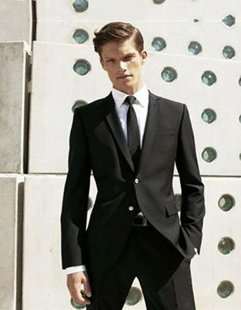 

2018 Two Buttons Three Pockets Groom Suits Mens Evening Suit Grooms Tuxedos Wedding Notched Lapel Suits (jacket+pants+tie)