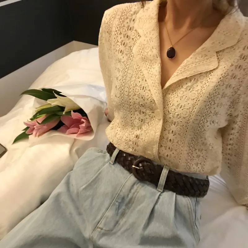 

Spring Women Shirt Hollow Out Lace Solid Turn-down Collar Loose Girl Shirt Vintage Femme Chemise Retro Mujer Blusa Donna Camicia