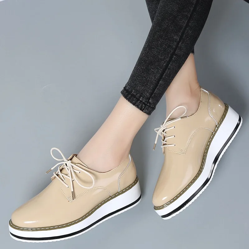 2017 Ladies Brogue Shoes Lace-Up Flat Platform Oxfords Shoes Woman Casual PU Patent Leather Creepers Spring Fashion Women Flats (9)
