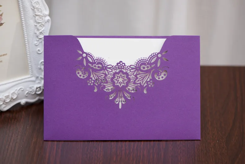 Фиолетовая Тиффани синяя Золотая лазерная резка свадебные приглашения 50 шт свадебные пригласительные открытки Роскошные элегантные кружевные пустые поздравительные открытки - Цвет: Фиолетовый