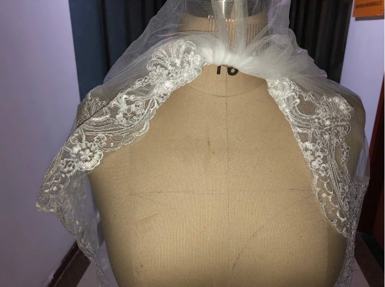 Свадебная фата Mrs Win Классическая кружевная Однослойная с аппликацией элегантный