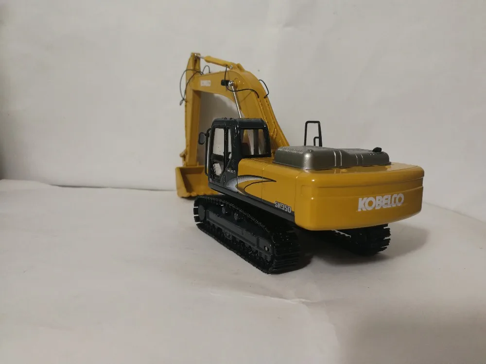 1:50 KOBELCO SK350 с желтой игрушкой экскаватора