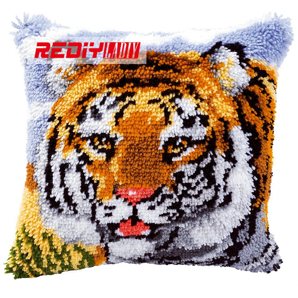 

3D Latch Hook Pillow Kits The King of Tiger DIY Needlework Crocheting Rug Kits Yarn Handmade Unfinished Embroidery Pillowcase