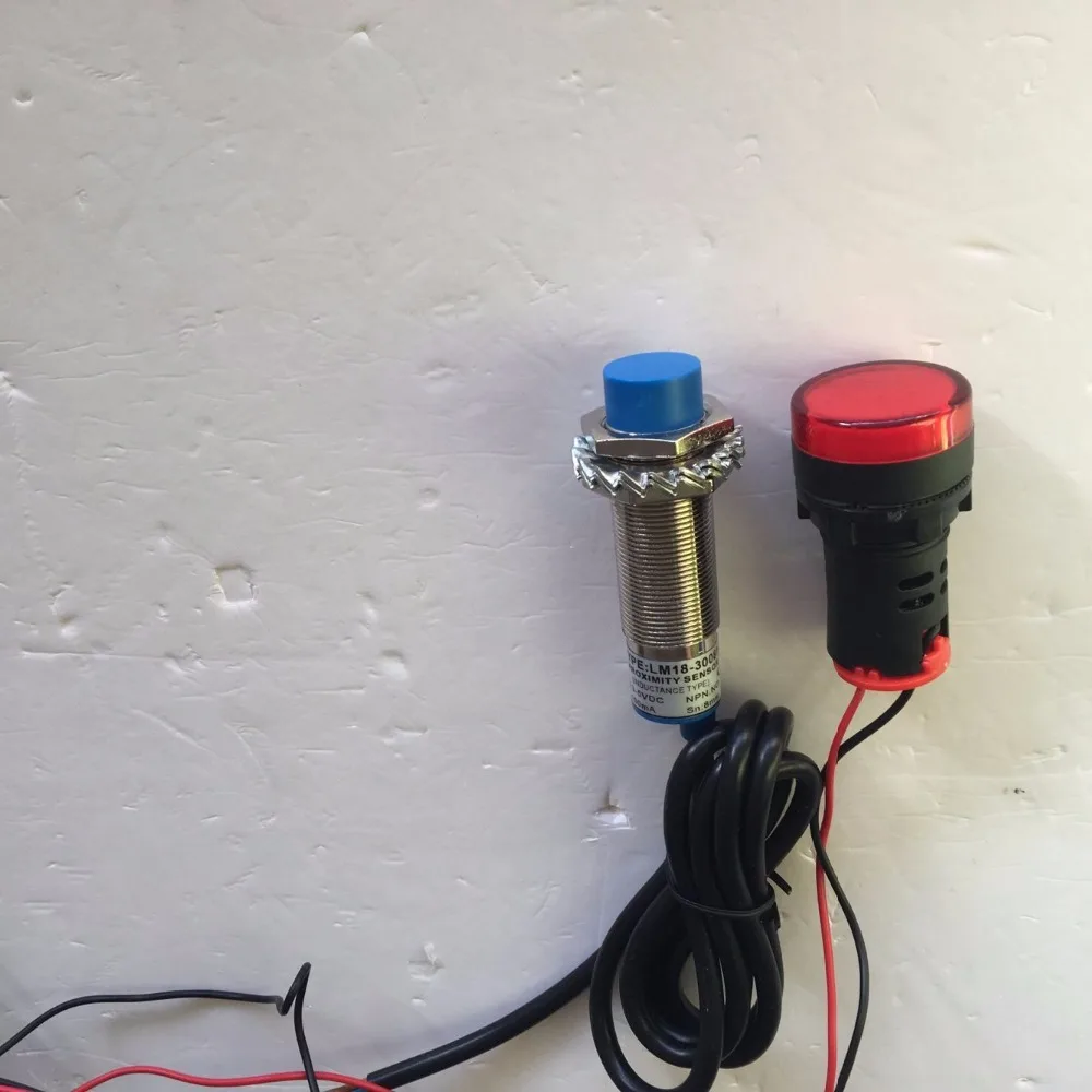 radio props escape