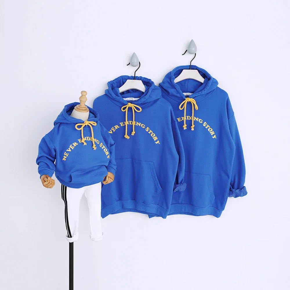 

Family Look Matching Mother and Daughter Tshirt Father Son Hooded Hoodies Letter Causal T-shirt for Boy Tshirt Family Clothing