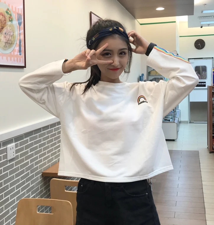 

2017 New Fashion College Wind Loose Short Design Rainbow Emboridered Letter Long Sleeve Female T-shirts